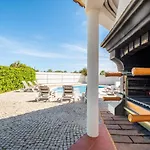 Villa Bermudas - Moradia Tranquila Com Piscina Aquecivel E Bbq Em Albufeira