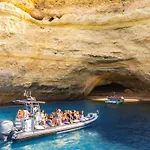 Bermudas - Moradia Tranquila Com Piscina Aquecivel E Bbq Em