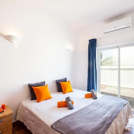 Bermudas - Moradia Tranquila Com Piscina Aquecivel E Bbq Em 阿尔布费拉
