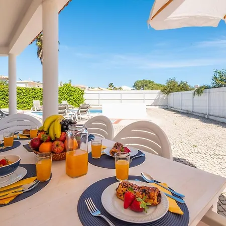 Bermudas - Moradia Tranquila Com Piscina Aquecivel E Bbq Em 别墅 *