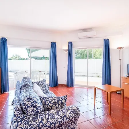 Bermudas - Moradia Tranquila Com Piscina Aquecivel E Bbq Em Албуфейра